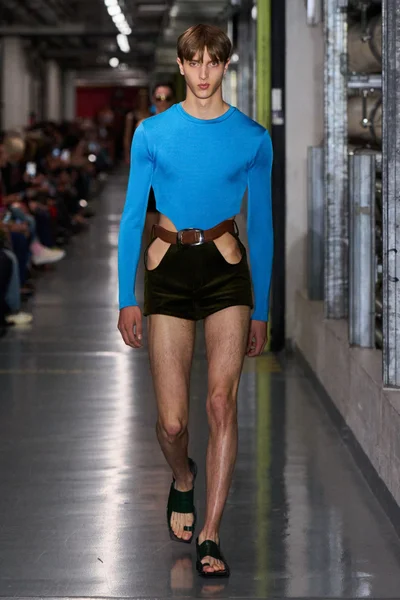 Look 23